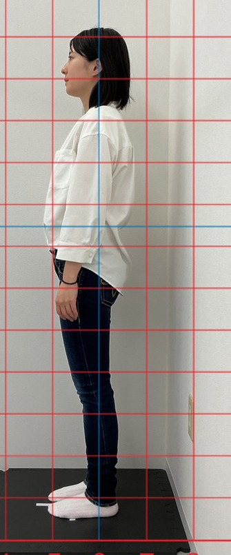 20代女性の8回目の立ち姿勢